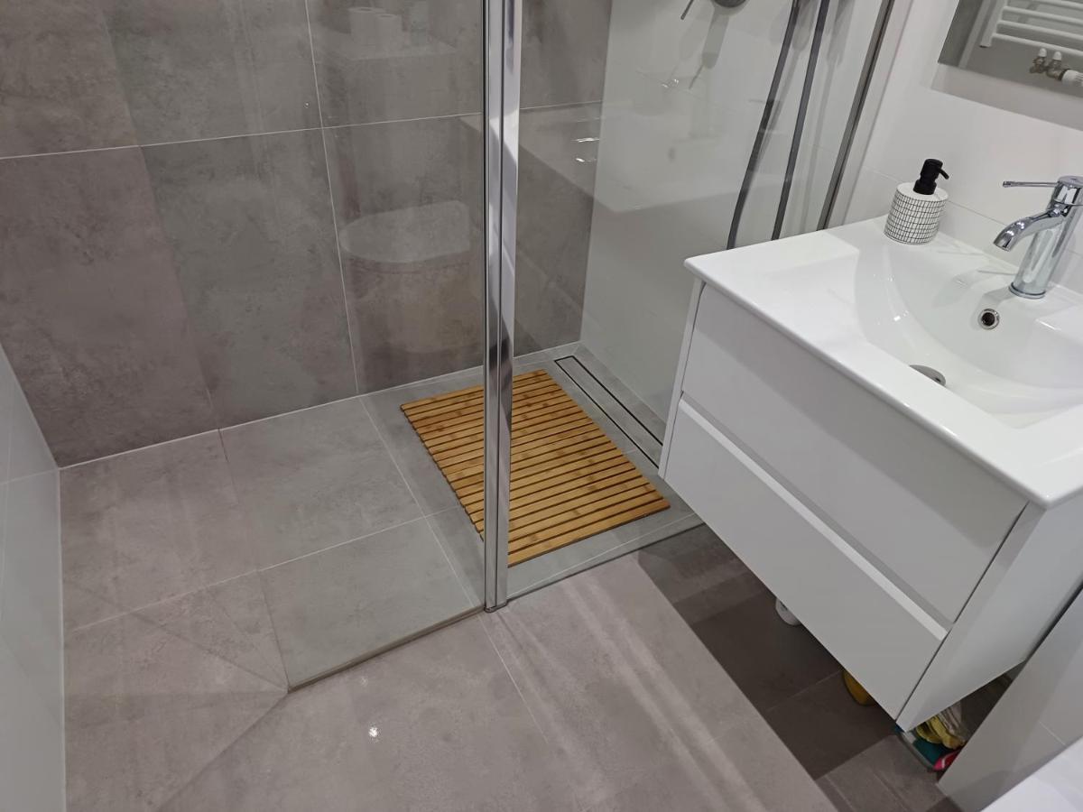 Mak Apartment Grobla - Free Parking - 3 Rooms Гданьск Экстерьер фото